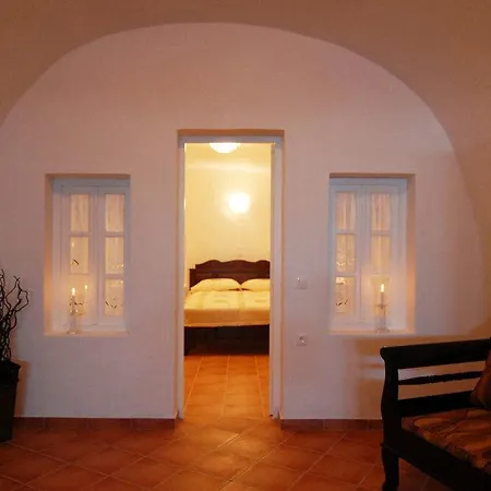 Angel Cave Apartment Oia (Santorini)