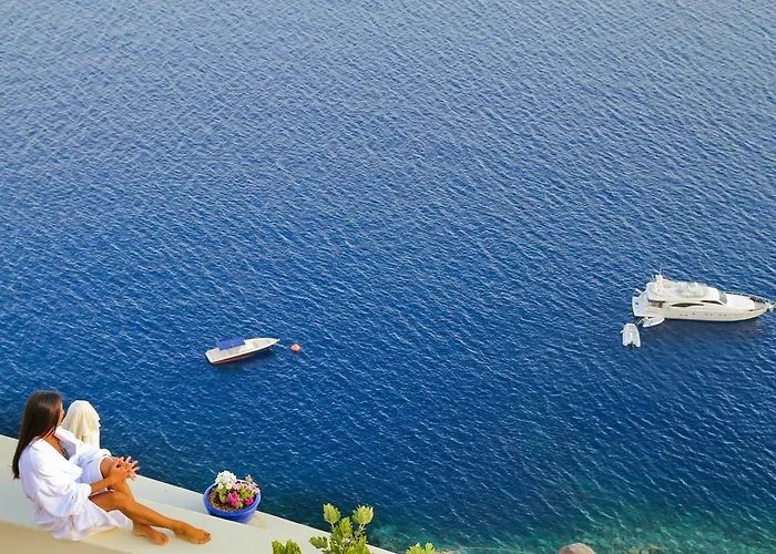 Angel Cave Oia (Santorini)