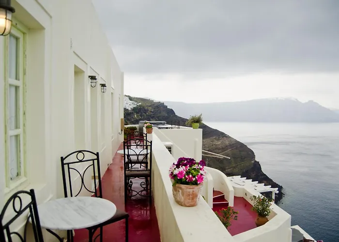 Angel Cave Oia (Santorini)