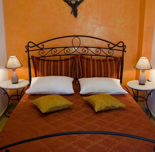 Angel Cave * Oia (Santorini)